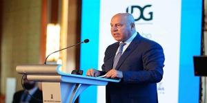 وزير الصناعة يتفقد التشغيل التجريبي لمحطة حاويات "هاتشيسون" بميناء العين السخنة.. اليوم