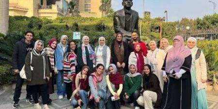 طلاب الفنون التطبيقية يزورون متحف أحمد شوقي