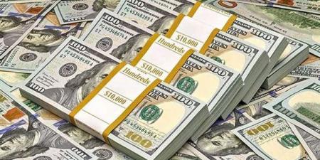 انخفاض سعر الدولار في منتصف تعاملات اليوم الاثنين