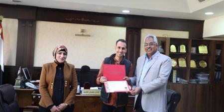 تسليم شهادات برنامج IT Professional لـ16 لشباب الخريجين بالبحر الأحمر