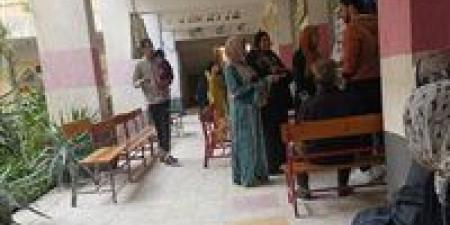 حضور
لافت
للمرأة..
استمرار
توافد
الناخبين
فى
طوخ
بمحافظة
القليوبية