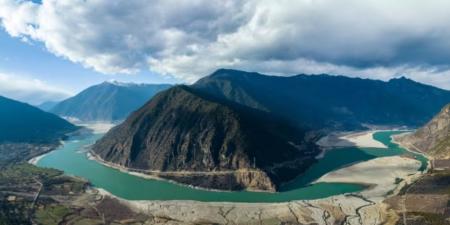 الصين
      تطلق
      أكبر
      مشروع
      كهرومائي
      في
      الهيمالايا..
      بين
      الطموح
      الهندسي
      والمخاطر
      البيئية
      والجيوسياسية