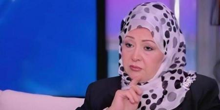 في
      عيد
      ميلادها..
      سر
      تمسك
      عفاف
      شعيب
      بالحجاب