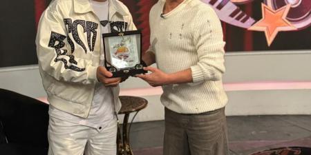 سعد
      الصغير
      يستضيف
      المطرب
      حسين
      المصري
      في
      "سعد
      مولعها
      نار"..
      الليلة