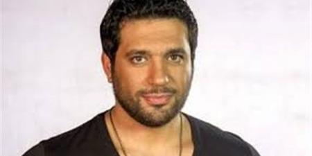 حسن
الرداد
يكشف
تفاصيل
فيلمه
الجديد
"طه
الغريب"..
فيديو