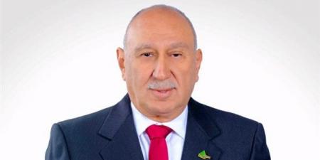 أحمد
عثمان:
معاشات
المهندسين
على
رأس
أولوياتي