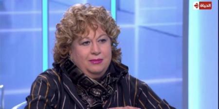 سمية
      الألفي
      قبل
      وفاتها:
      لا
      أخاف
      من
      الموت
      رغم
      الألم
      والعمليات…
      الله
      وحده
      القادر