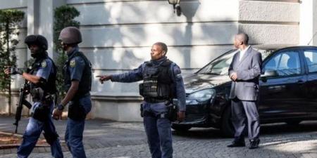 مقتل
      وإصابة
      20
      شخصًا
      جراء
      إطلاق
      نار
      قرب
      جوهانسبرج
      في
      جنوب
      إفريقيا