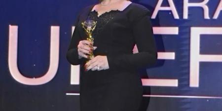 أماني
      السويسي
      تحصد
      جائزة
      التميز
      عن
      أغنية
      "لعينيك
      حنيت"
      من
      مهرجان
      سوبر
      ستار
      العرب