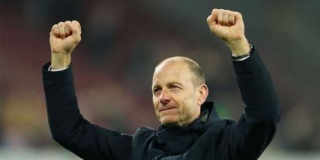 ييس
      توروب
      يرفض
      تعاقد
      الأهلي
      مع
      محمد
      عبد
      المنعم