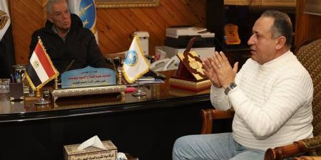 مستشار
      مجلس
      الوزراء
      للمرافق
      يشدد
      على
      زيادة
      معدلات
      تنفيذ
      مشروعات
      المياه
      بالغربية