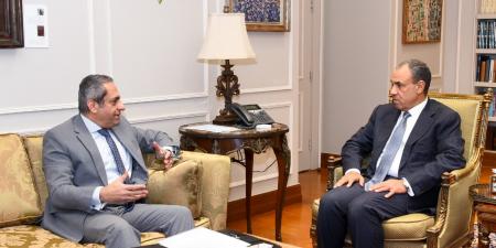 وزير
      الخارجية
      يجتمع
      مع
      رئيس
      مجلس
      إدارة
      شركة
      العاصمة
      الإدارية
      للتنمية
      العمرانية
      لمناقشة
      إجراءات
      نقل
      السفارات
      إلى
      العاصمة
      الجديدة