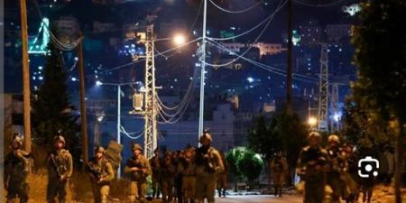 الاحتلال
      الاسرائيلي
      يقتحم
      بلدة
      سلواد
      شرق
      رام
      الله