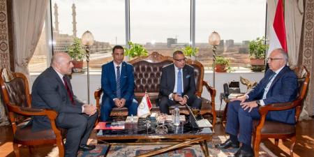 وزير
      الري:
      المياه
      الجوفية
      العميقة
      تتطلب
      التعامل
      بحكمة
      لمنع
      استنزاف
      المخزون