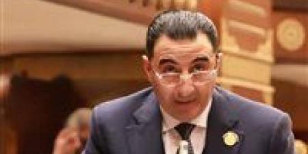 برلمانية
      المؤتمر:
      الشروط
      التعجيزية
      للقيد
      في
      نقابه
      المهن
      الرياضية
      تحصر
      ممارسة
      المهنة
      في
      فئة
      محددة
      جداً
      مما
      يهدد
      مئات
      الآلاف
      من
      الكوادر