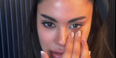 الألوان
      الترابية
      تعكس
      سحر
      ملامح
      هدى
      الإتربي