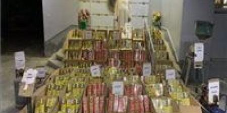 ضبط
      تاجر
      ألعاب
      نارية
      وبحوزته
      نحو
      29
      ألف
      قطعة
      وأسلحة
      بيضاء
      بالإسكندرية