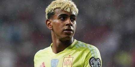 نجم
      البرتغال
      السابق:
      لامين
      يامال
      بحاجة
      إلى
      الزواج
      والاستقرار
      العاطفي