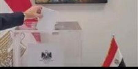 إعادة
      الـ19
      دائرة..
      اغلاق
      لجان
      الاقتراع
      بسفارات
      مصر
      في
      نيوزيلندا
      واستراليا
      وكوريا
      واليابان