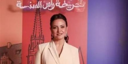 «هانم
      الهوانم»..
      محمد
      علي
      رزق
      يدعم
      ريهام
      عبد
      الغفور
      بكلمات
      مؤثرة