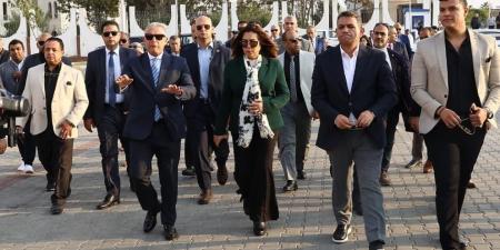 وزيرة
التنمية
المحلية
ومحافظ
الإسماعيلية
يفتتحان
ميدان
«الإسماعيلية»
ومجمع
محال
نادي
الفيروز