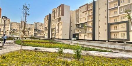 وزير
      الإسكان:
      دفع
      العمل
      بوحدات
      "سكن
      لكل
      المصريين"
      بمدينة
      حدائق
      أكتوبر