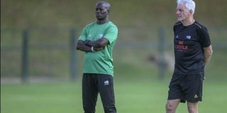 أمم
      أفريقيا..
      هوجو
      بروس
      يحشد
      أسلحة
      جنوب
      أفريقيا
      لمواجهة
      منتخب
      مصر