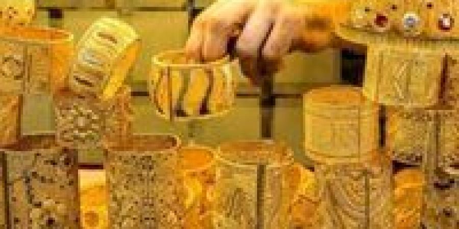 يقترب من الـ 6000.. أسعار الجنيه الذهب في مصر اليوم الاثنين 15 ديسمبر 2025