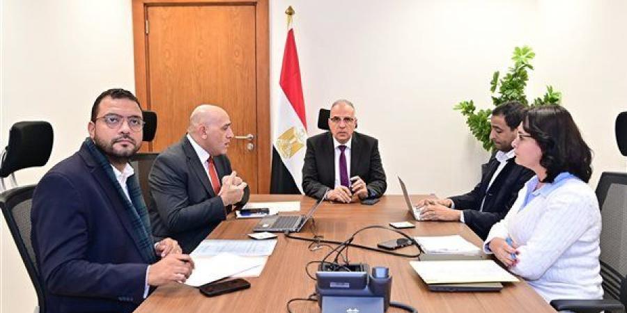 وزير الري يتابع اجراءات تحديث الاستراتيجية المصرية للموارد المائية 2050