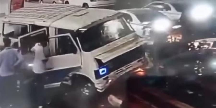 مصرع شخص صدمته سيارة ملاكي