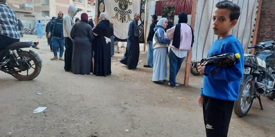 ضبط
      شخصين
      لتورطهما
      في
      توزيع
      أموال
      واستغلال
      بطاقات
      شخصية
      للتأثير
      على
      الناخبين
      بدوائر
      انتخابية
      في
      بورسعيد