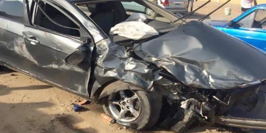 تحرش
      لفظي
      يقود
      إلى
      تصادم
      سيارة
      إعلامية
      بالصحراوي