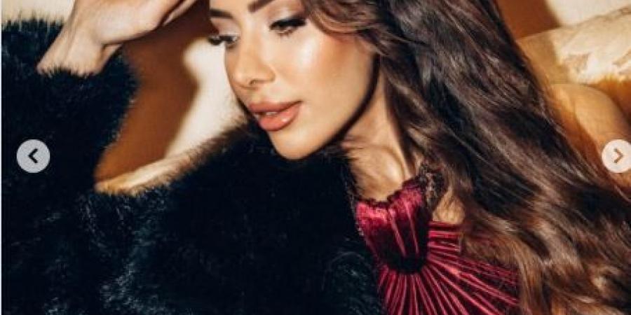 هبة
      العزيز
      تعتمد
      صيحة
      البرغندي
      بأحدث
      تصاميم
      فساتين
      خريف
      2025