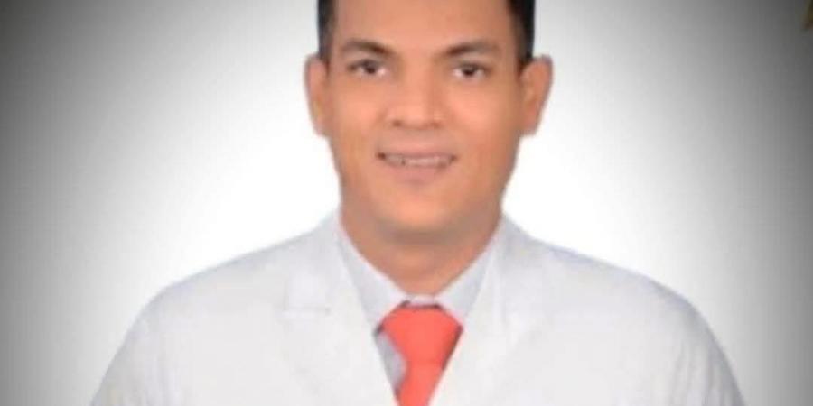 محافظ
      قنا:
      إطلاق
      اسم
      الطبيب
      شهيد
      الواجب
      على
      وحدة
      صحية