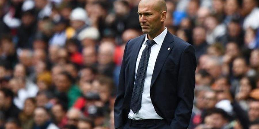 زيدان
      يبتعد
      عن
      ريال
      مدريد
      ويضع
      المنتخب
      الفرنسي
      على
      رأس
      أولوياته