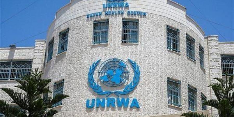 موظفو
      «الأونروا»
      في
      غزة
      يواجهون
      مصيرًا
      معيشيًا
      صعبًا
      بعد
      وقف
      رواتبهم