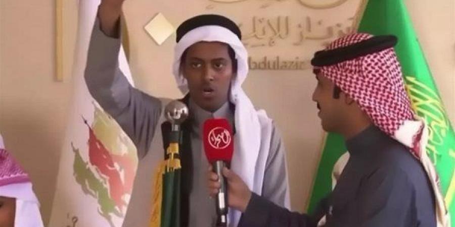 قعيد
      المجد
      يتبرع
      بجائزة
      مهرجان
      الملك
      عبدالعزيز
      للإبل
      في
      السعودية