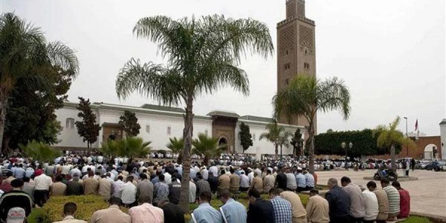 "رغَّب
      الشرع
      في
      امتثالها"
      آداب
      وسنن
      صلاة
      يوم
      الجمعة