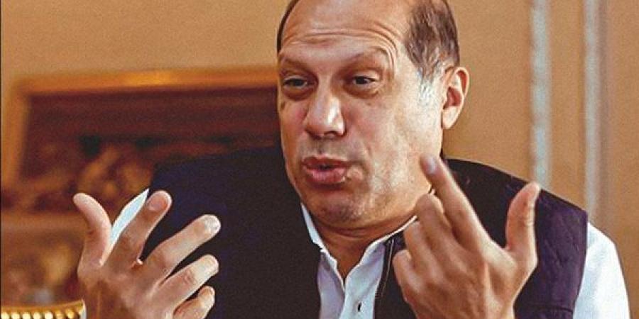 اتحاد
      الكرة
      يعلن
      عدم
      تجديد
      تعاقده
      مع
      علاء
      نبيل