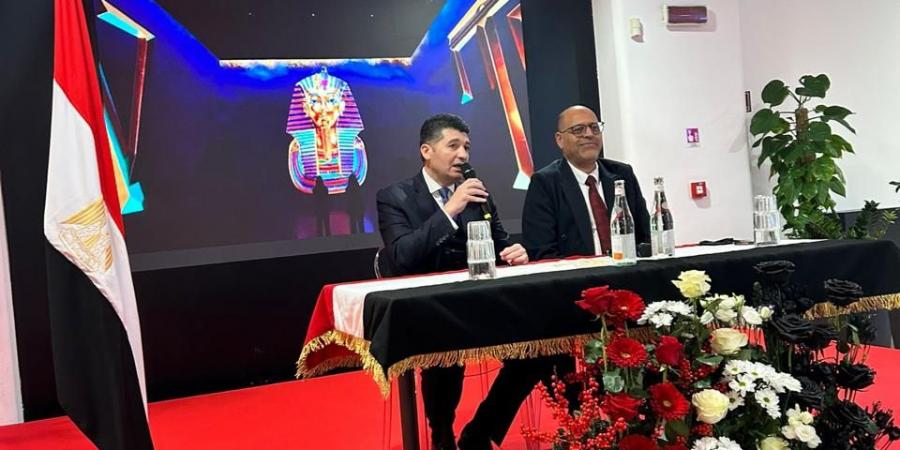 الجالية
      المصرية
      في
      ميلانو
      تطرح
      مطالبها
      على
      وزير
      العمل
      خلال
      لقاء
      موسّع
      بنهاية
      زيارته
      لإيطاليا