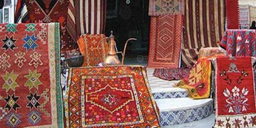 افتتاح
      المعرض
      الوطني
      للزربية
      التونسية
      احتفاء
      بالعراقة
      والحرف
      اليدوية