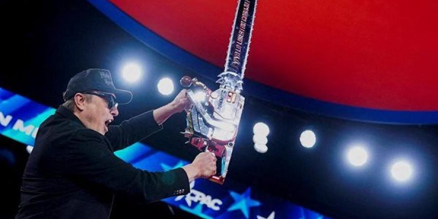 عندما
      انحنت
      التكنولوجيا..
      كيف
      باع
      كبار
      عمالقة
      التقنية
      ولاءهم
      لترامب
      في
      2025