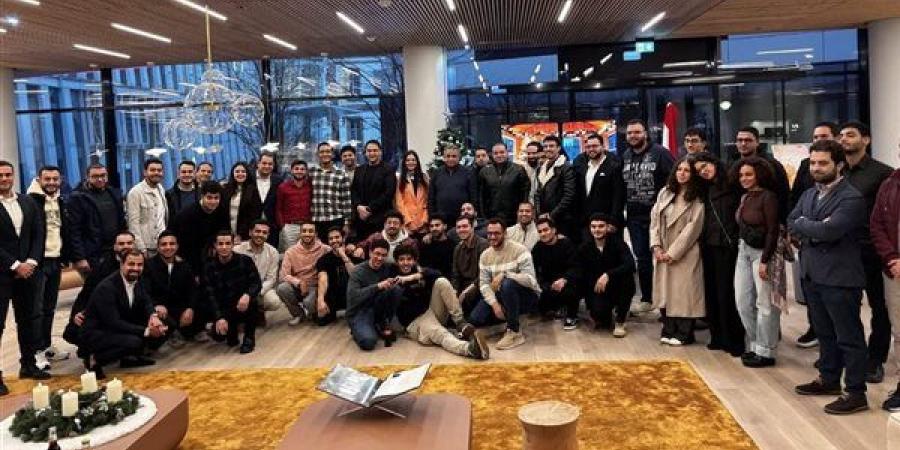 القنصلية
      المصرية
      بفرانكفورت
      تنظّم
      أول
      فعالية
      شاملة
      لدعم
      الطلبة
      المصريين
      الدارسين
      بألمانيا