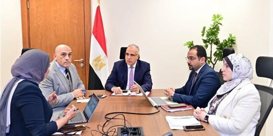 الرى:
      رفع
      الكفاءة
      الفنية
      لعدد
      132
      مهندس
      ومهندسة
      لتعزيز
      القدرة
      على
      إدارة
      منظومة
      المياه