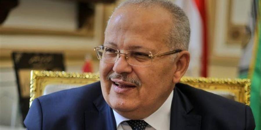 رئيس
      جامعة
      القاهرة
      يهنئ
      الخشت
      لتكريمه
      بجامعة
      السوربون