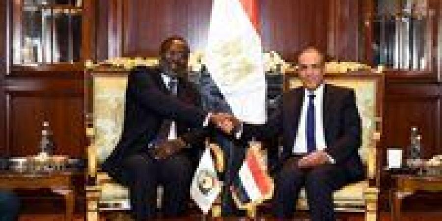 وزير
      الخارجية
      يعزز
      الشراكة
      مع
      الإيكواس
      لقيادة
      تعاون
      أمني
      واقتصادي
      بغرب
      أفريقيا