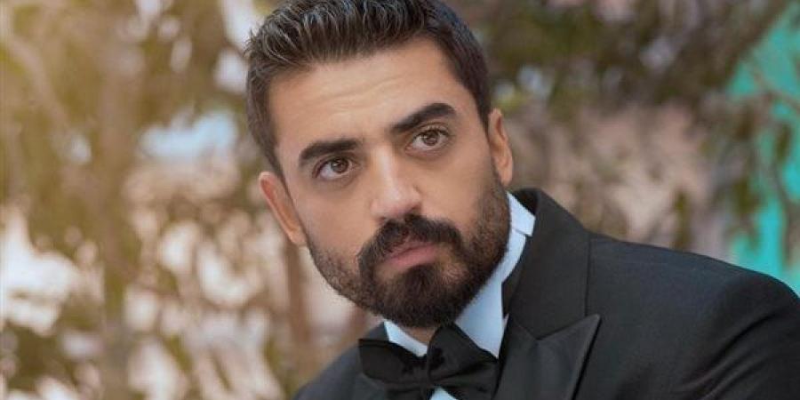 إسلام
      جمال
      يشارك
      فى
      فيلم
      "خطة
      على
      التراك"