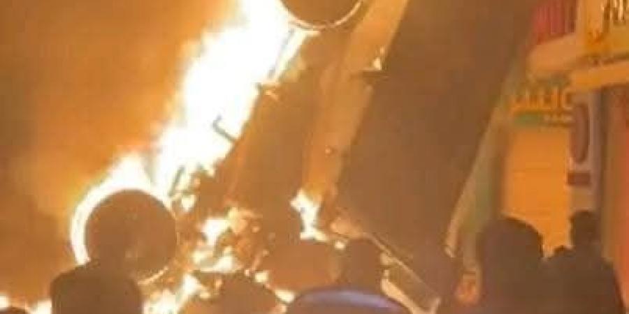 خسائر
      بالجملة
      بسبب
      سقوط
      سيارة
      نقل
      من
      دائري
      ترسا..
      صور