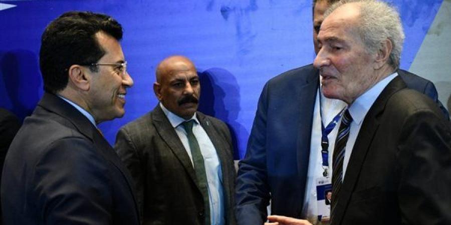 وزير
      الرياضة
      يهنئ
      حسن
      مصطفى
      لفوزه
      برئاسة
      الاتحاد
      الدولي
      لكرة
      اليد
      للدورة
      السابعة
      على
      التوالي