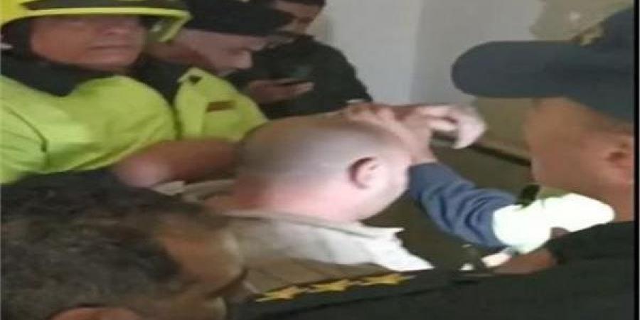 أمن
      القاهرة
      ينقذ
      مواطن
      محتجز
      داخل
      مصعد
      بالنزهة